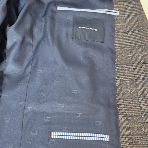 Tommy Hilfiger NWT THFLEX Modern Fit Brown Plaid Sport Coat - Size 44L - Picture 6 of 16